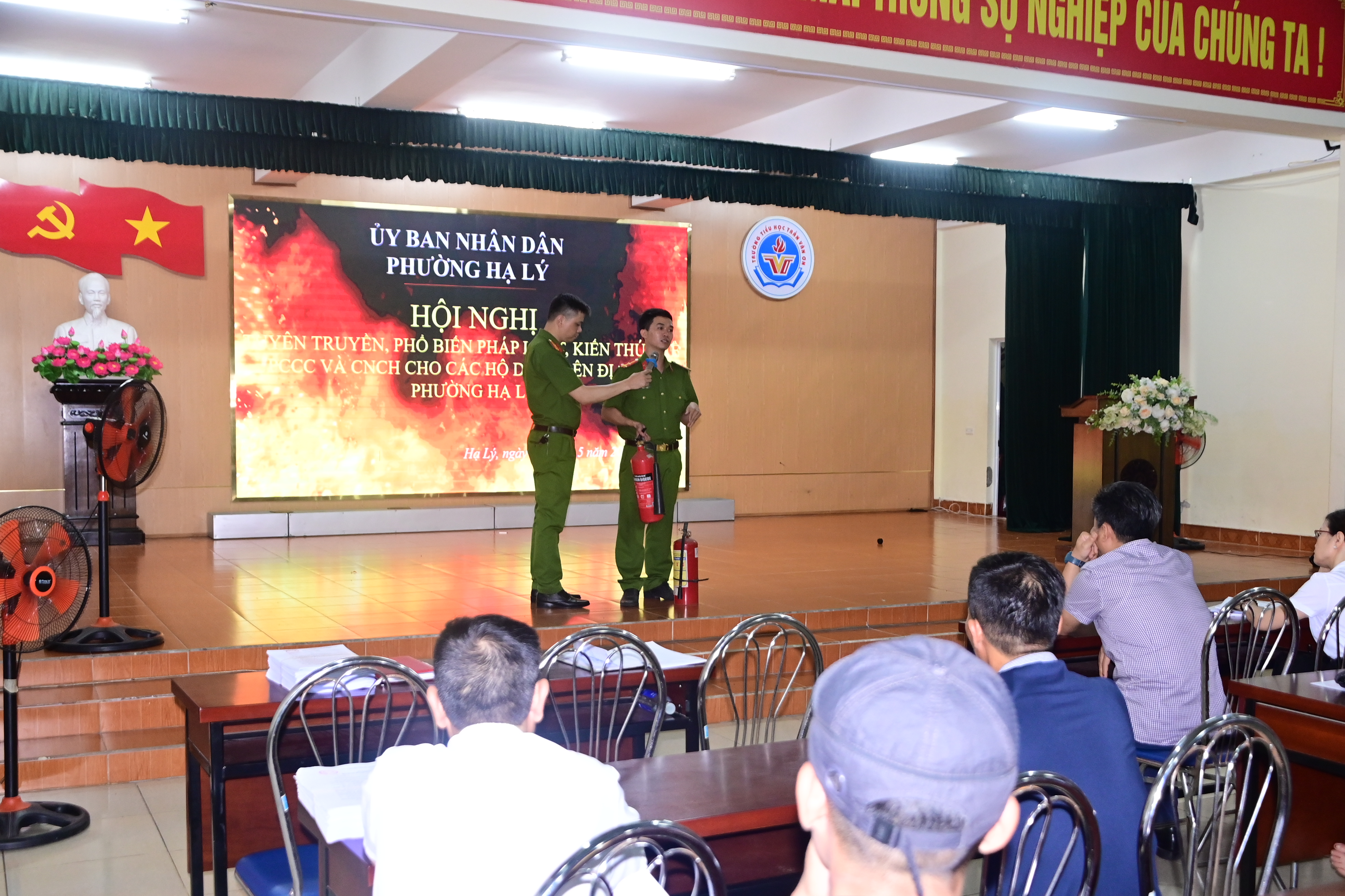 Công an phường Hạ Lý (quận Hồng Bàng): Tích cực kích hoạt định danh điện tử và  tuyên truyền PCCC